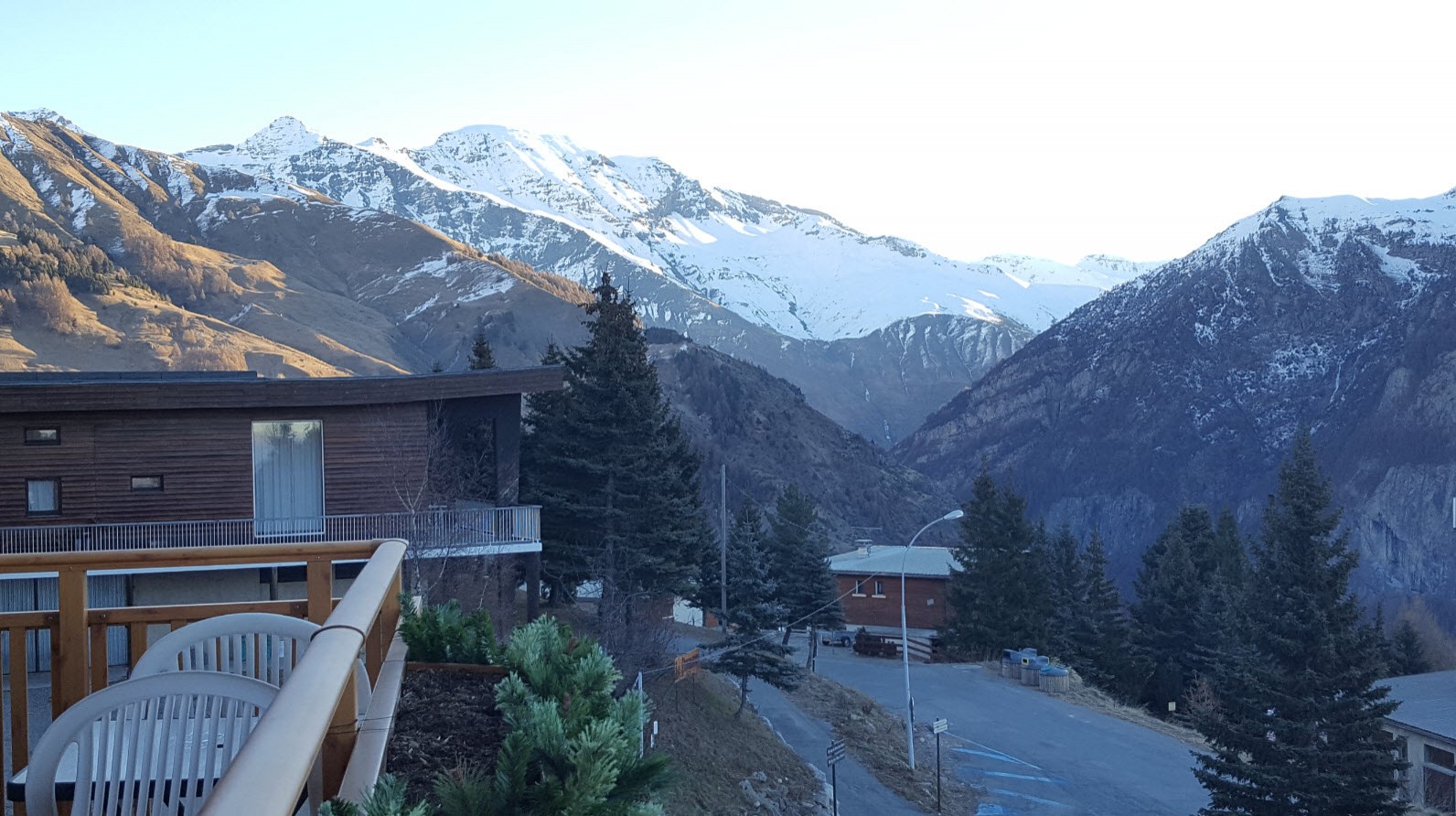 Vue depuis notre chambre sur les Ecrins Vue depuis notre chambre sur les Ecrins