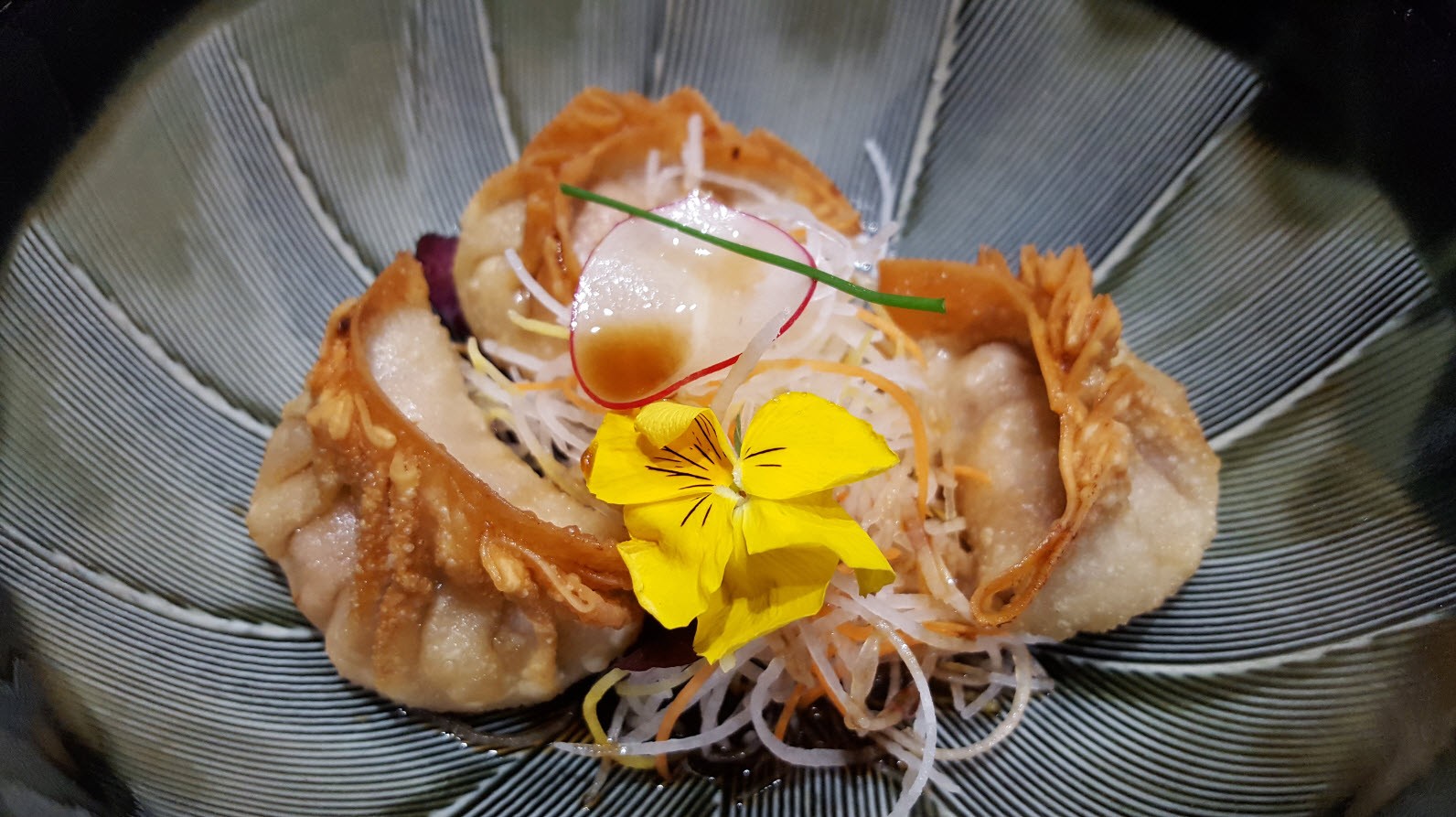 Gyozas boeuf sauce ponzu Gyozas boeuf sauce ponzu
