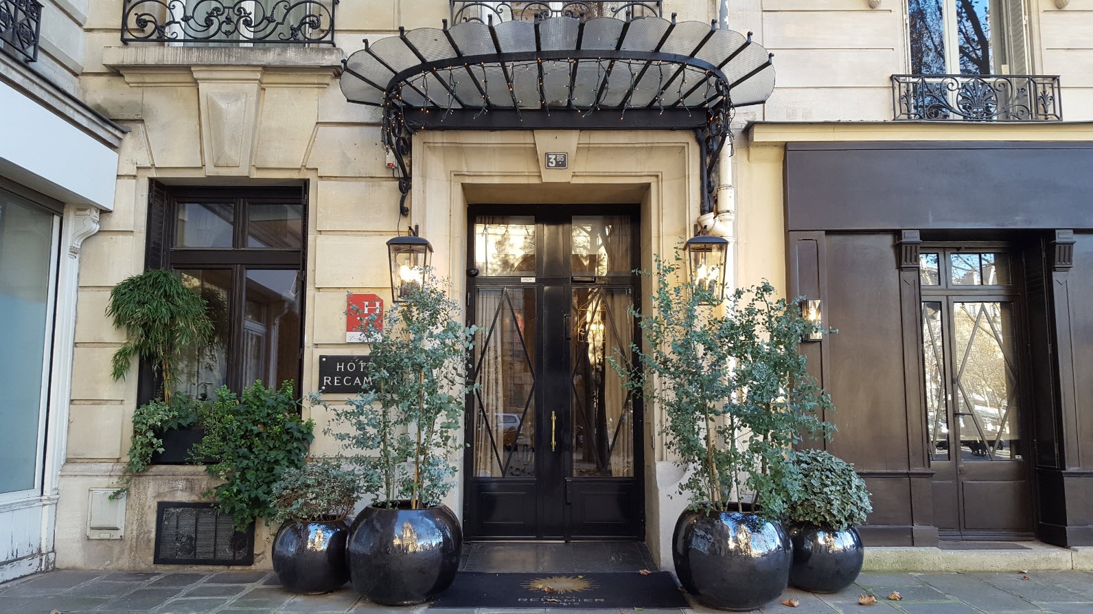 Entree Hotel Recamier Entree Hotel Recamier