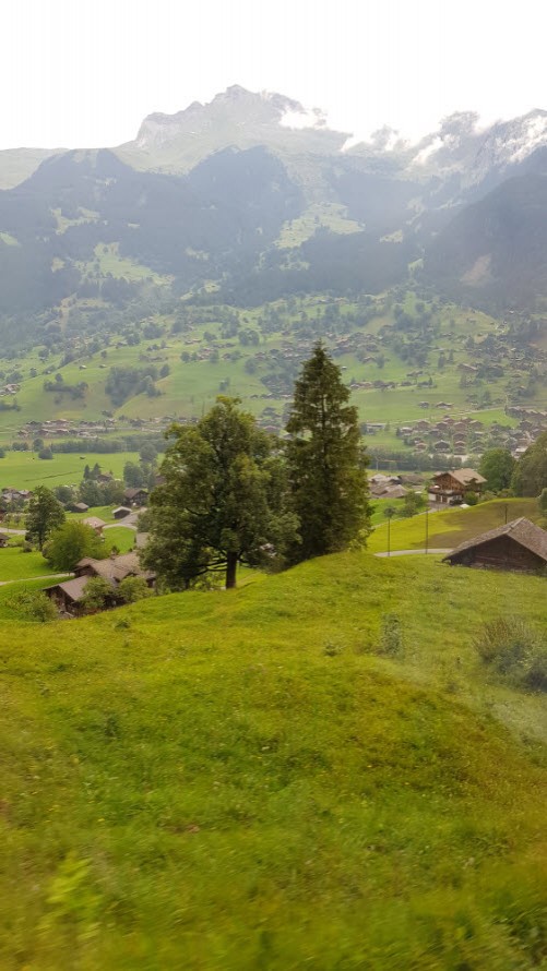 Grindelwald à Kleine Scheidegg en train Grindelwald à Kleine Scheidegg en train