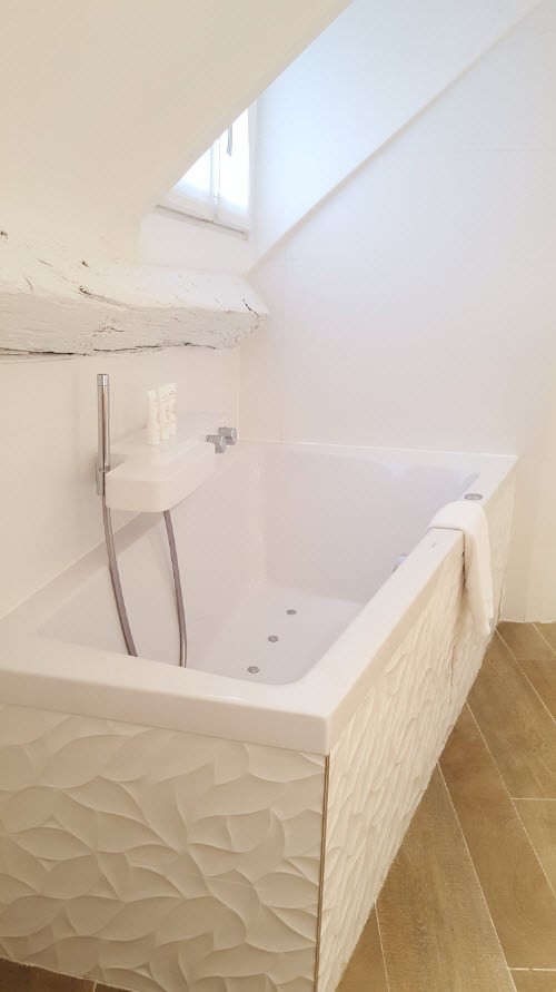Baignoire sous les toits Baignoire sous les toits