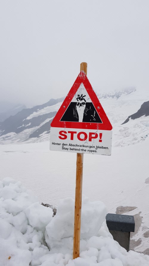 A faire en haut de la Jungfrau Top of Europe A faire en haut de la Jungfrau Top of Europe
