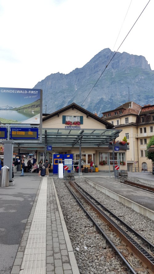 Grindelwald à Kleine Scheidegg en train Grindelwald à Kleine Scheidegg en train