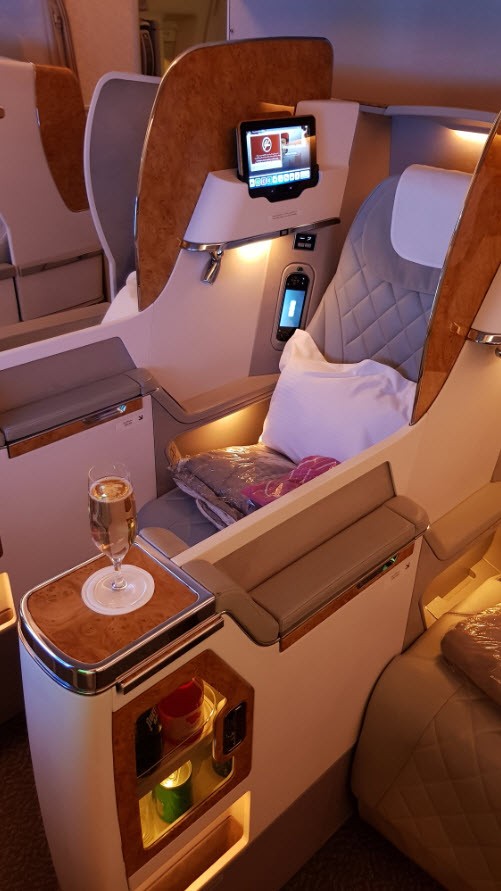 Business Class Emirates 777 Business Class Emirates 777
