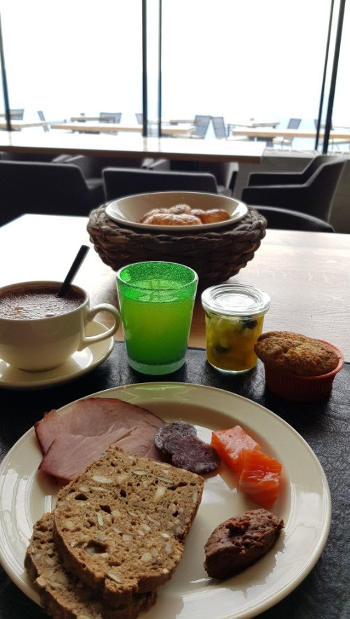 Petit dejeuner sur les pistes Crans Petit dejeuner sur les pistes Crans
