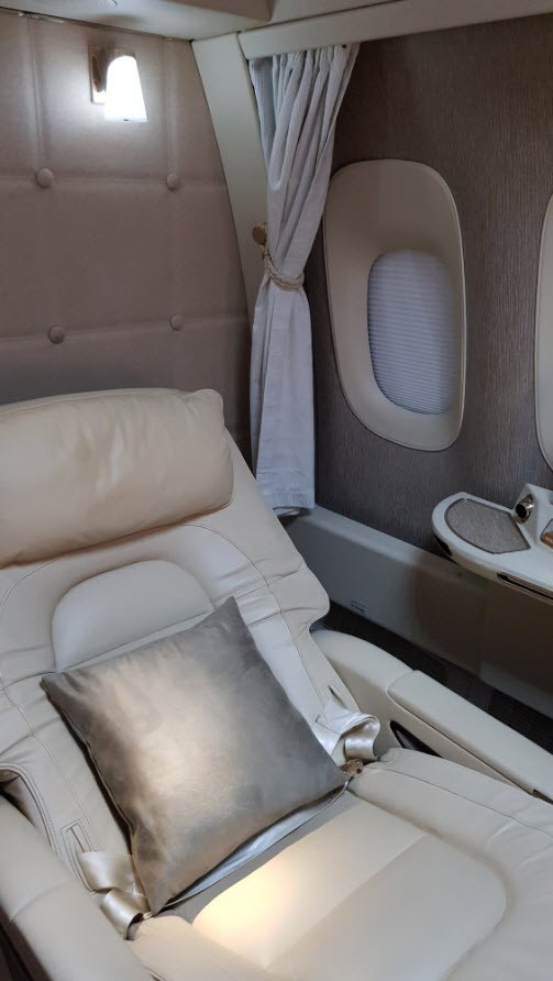 First Class 777 Emirates First Class 777 Emirates