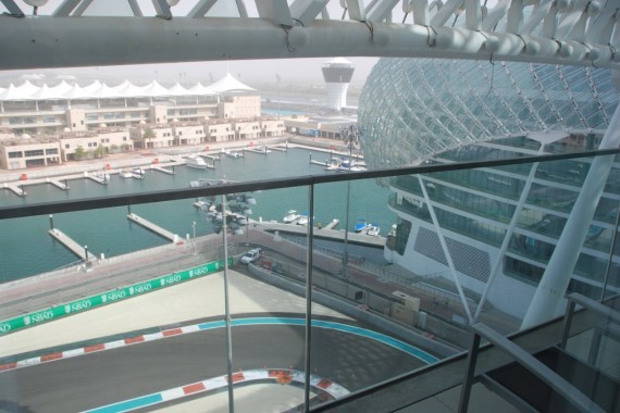 Yas chambre vue circuit 02 Yas chambre vue circuit 02