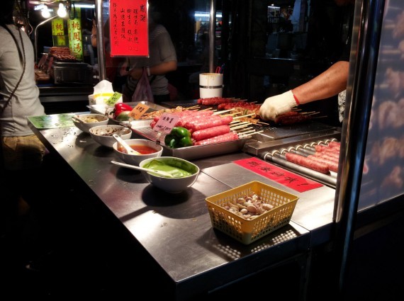 Huaxi Street Night Market Taipei (13) Huaxi Street Night Market Taipei (13)