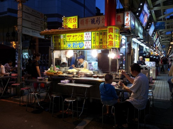 Huaxi Street Night Market Taipei (15) Huaxi Street Night Market Taipei (15)