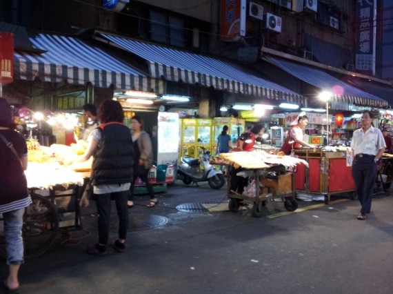 Huaxi Street Night Market Taipei (11) Huaxi Street Night Market Taipei (11)
