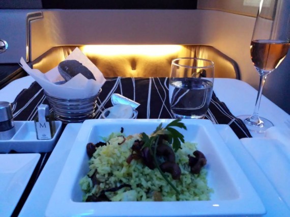 Etihad Diamond First Class GVA-AUH (9) Etihad Diamond First Class GVA-AUH (9)