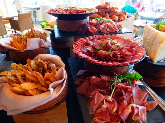 Brunch Table Palafitte Neuchatel 20 Brunch Table Palafitte Neuchatel 20