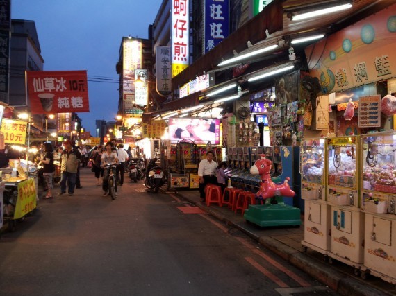 Huaxi Street Night Market Taipei (7) Huaxi Street Night Market Taipei (7)