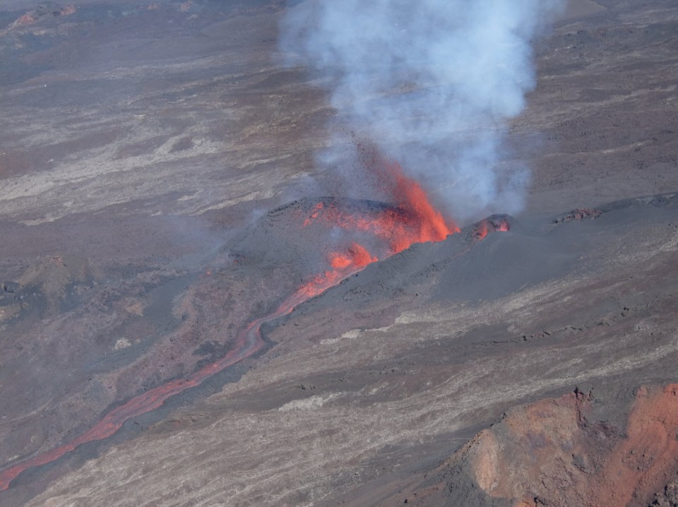 Éruption Piton de la Fournaise mai 2015 : j'y étais ! Éruption Piton de la Fournaise mai 2015 : j'y étais !