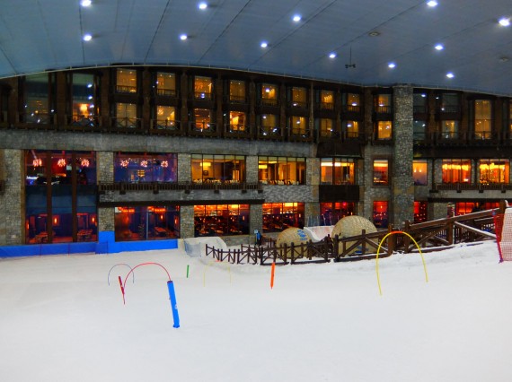 Skiing in Dubai 04
