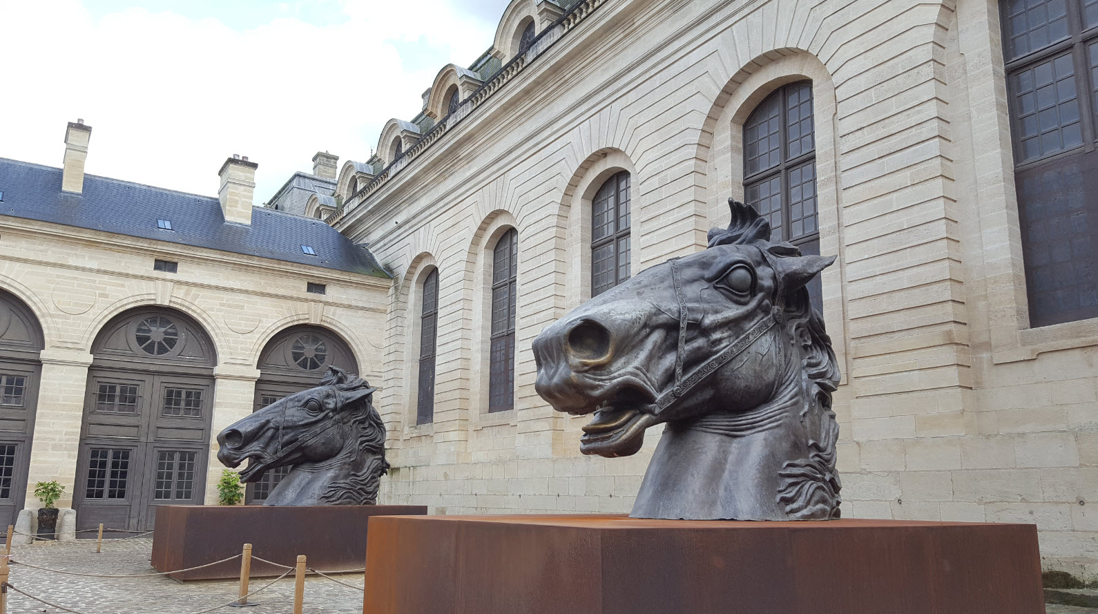 Statues de chevaux