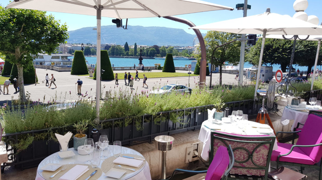 Barbecue en terrasse au bord du lac à Genève Inspiration for Travellers