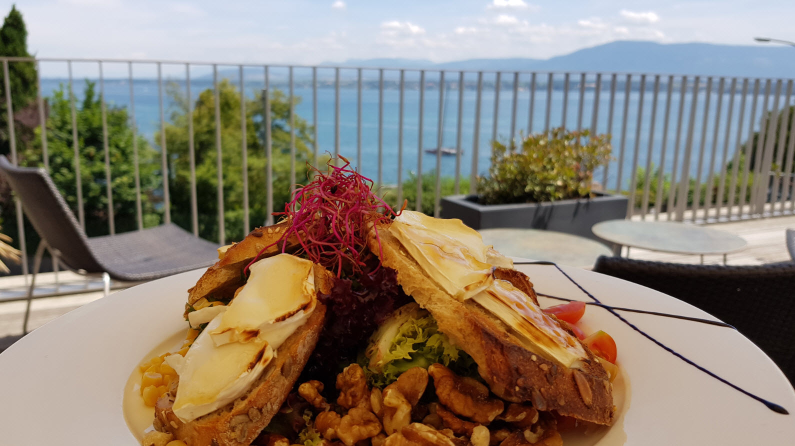 Restaurant Lake Geneva Versoix