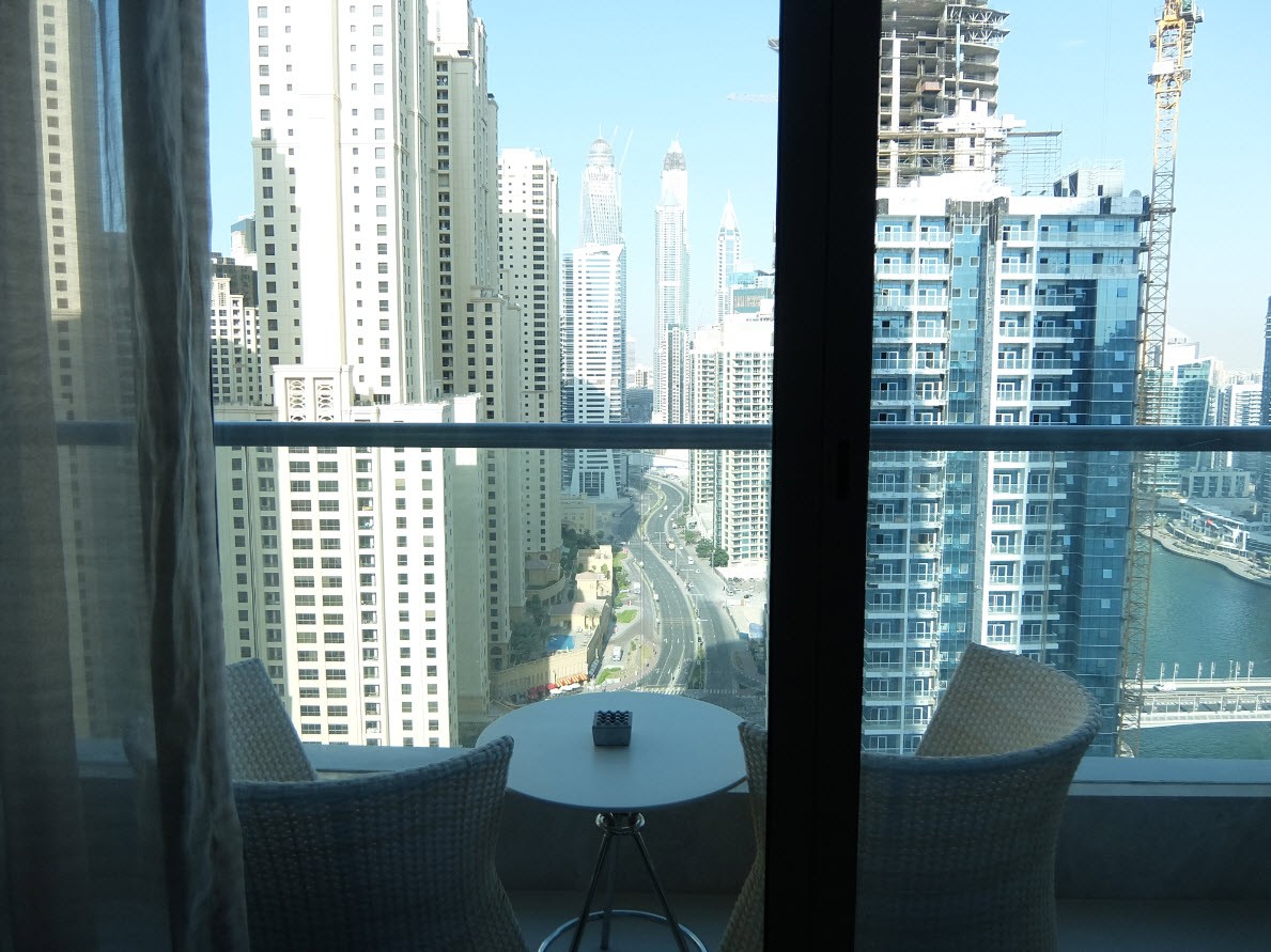 Balcon avec vue sur Dubai Marina Balcon avec vue sur Dubai Marina