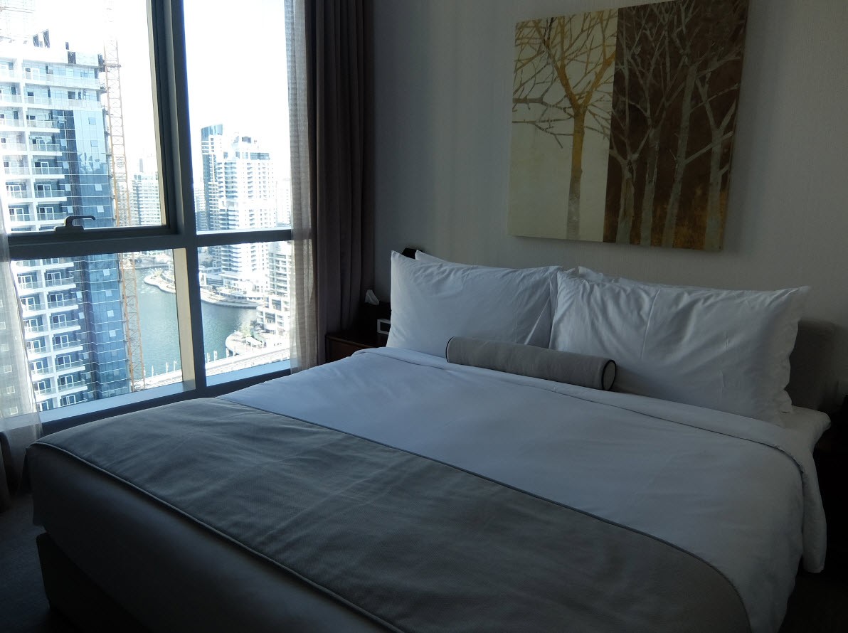 Marina vue depuis le lit de l'InterContinental Dubai Marina vue depuis le lit de l'InterContinental Dubai
