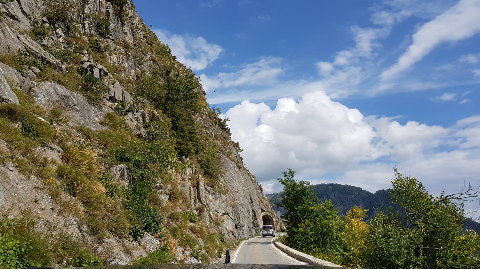 Route acces Tseuzier Valais Route acces Tseuzier Valais