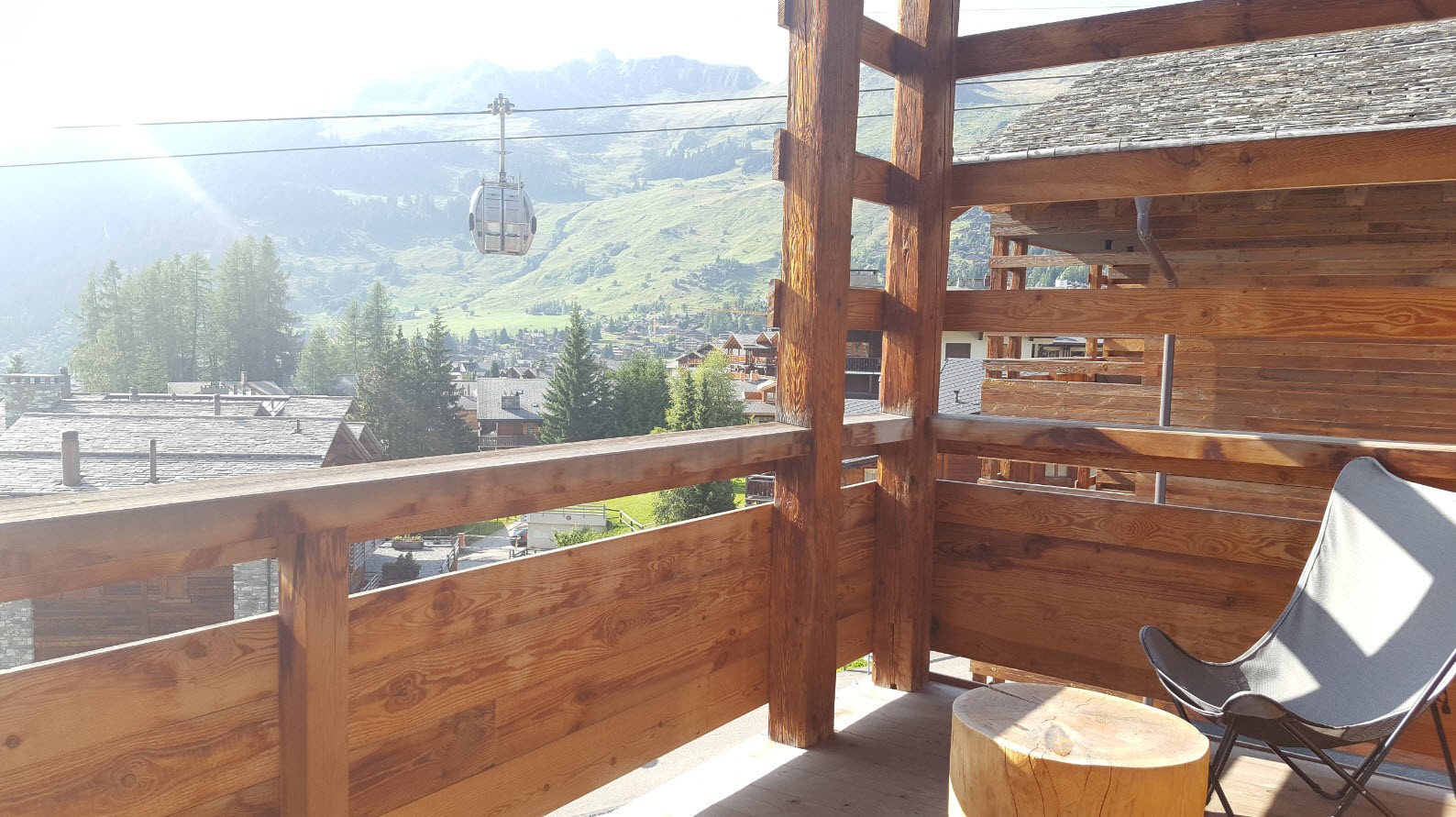 Balcon avec vue montagne Balcon avec vue montagne