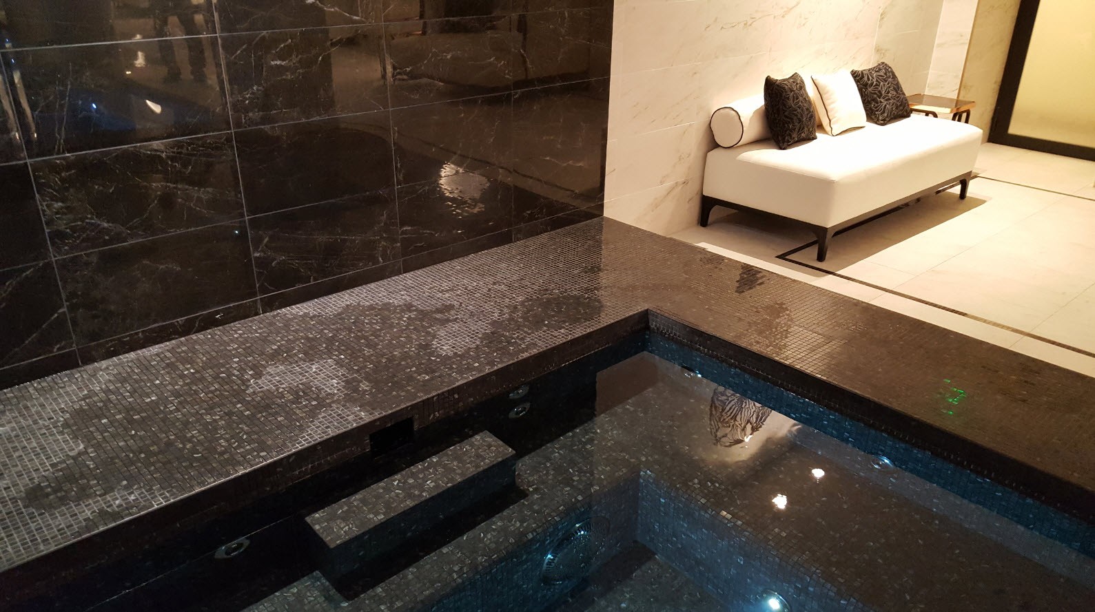 Jacuzzi Jacuzzi