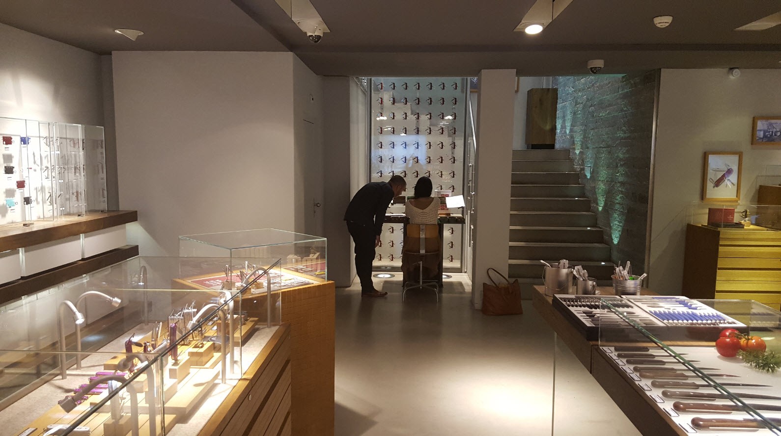 Atelier montage de couteau Victorinox a Geneve Atelier montage de couteau Victorinox a Geneve