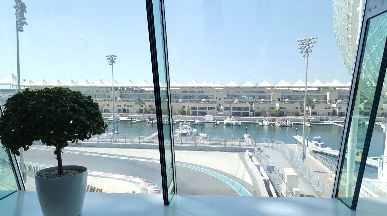 Vue sur le circuit de F1 et la marina Vue sur le circuit de F1 et la marina