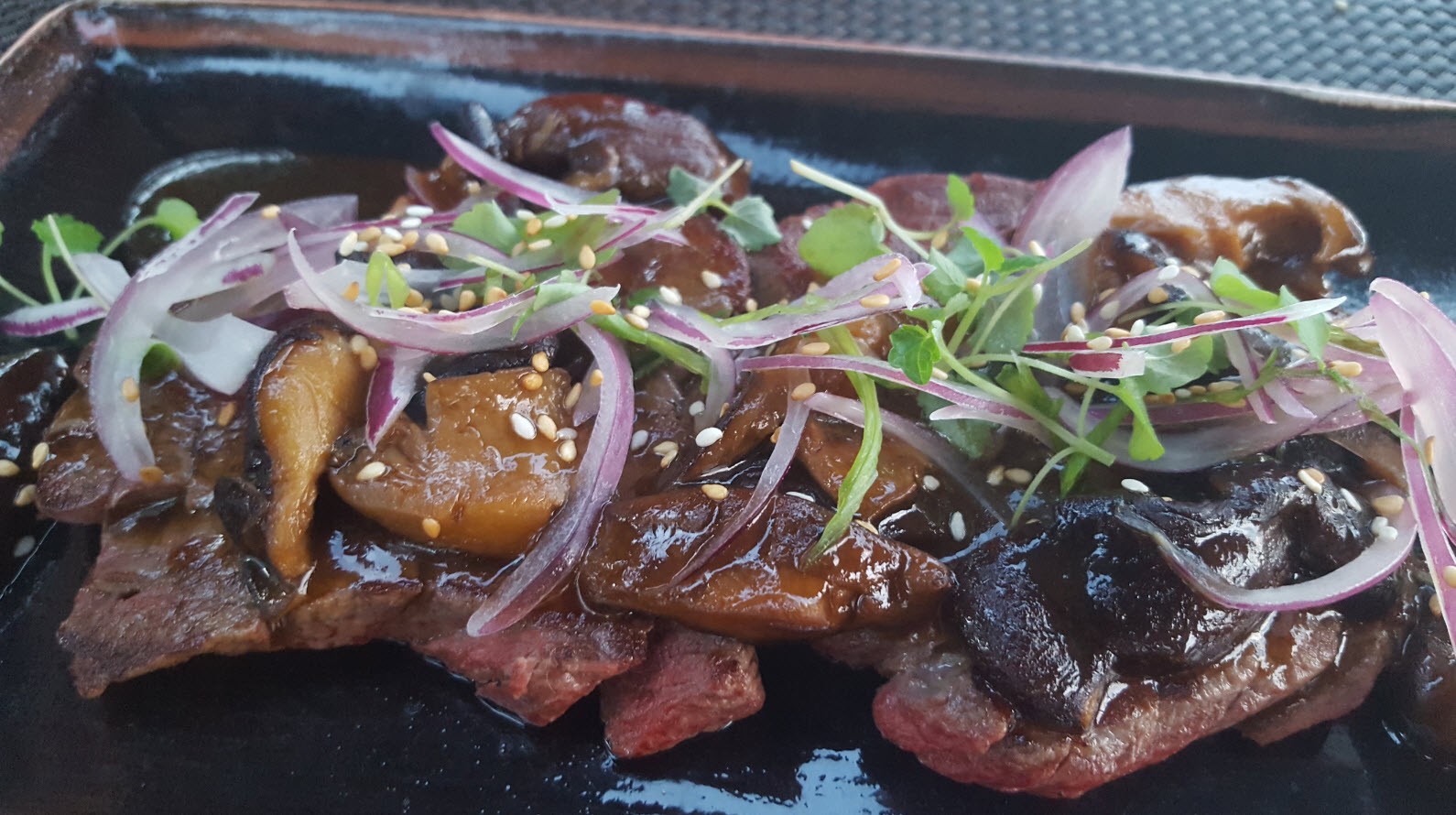 PICCATA DE FILET DE BOEUF PICCATA DE FILET DE BOEUF