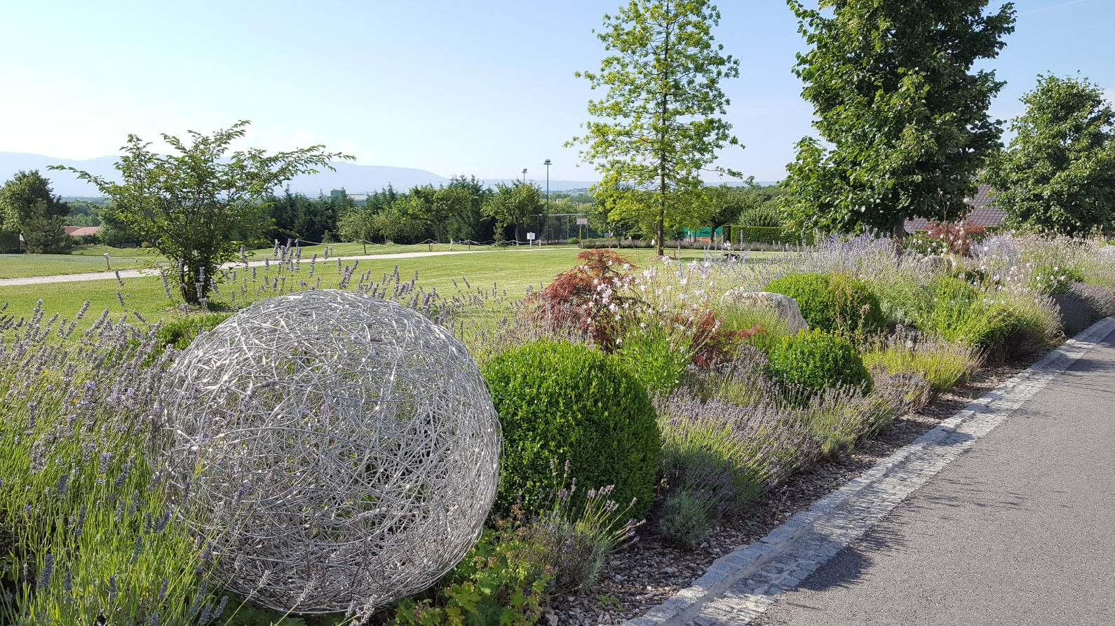 Allee hotel vers le golf Allee hotel vers le golf