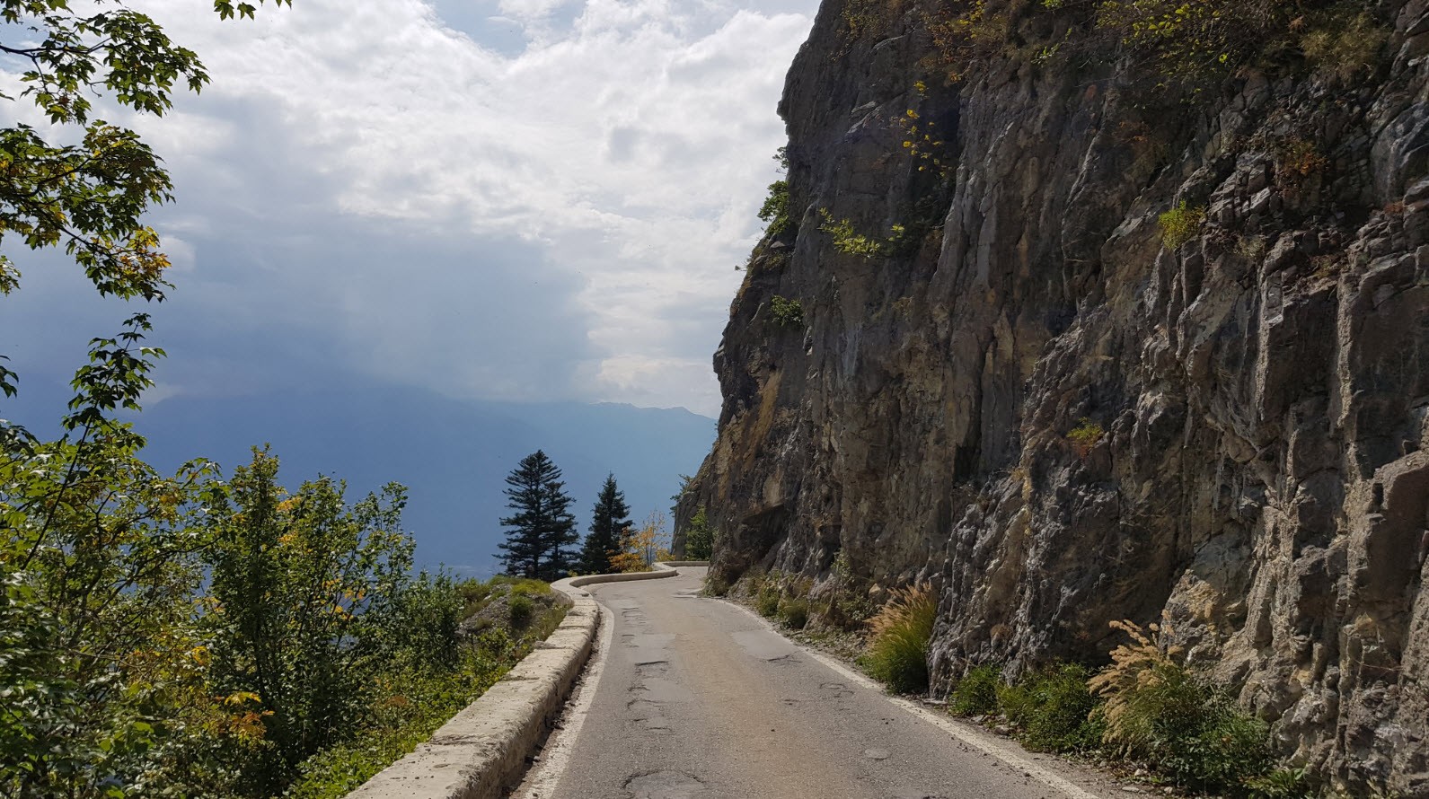Route acces Tseuzier Valais Route acces Tseuzier Valais