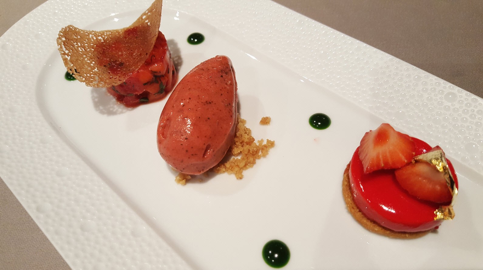 Dessert a la fraise Dessert a la fraise