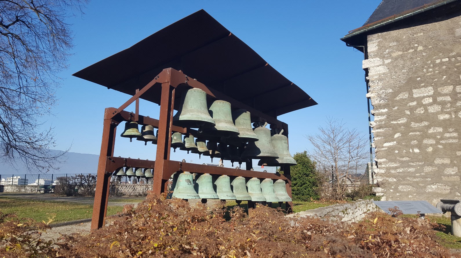 Petit carillon a l'exterieur Petit carillon a l'exterieur