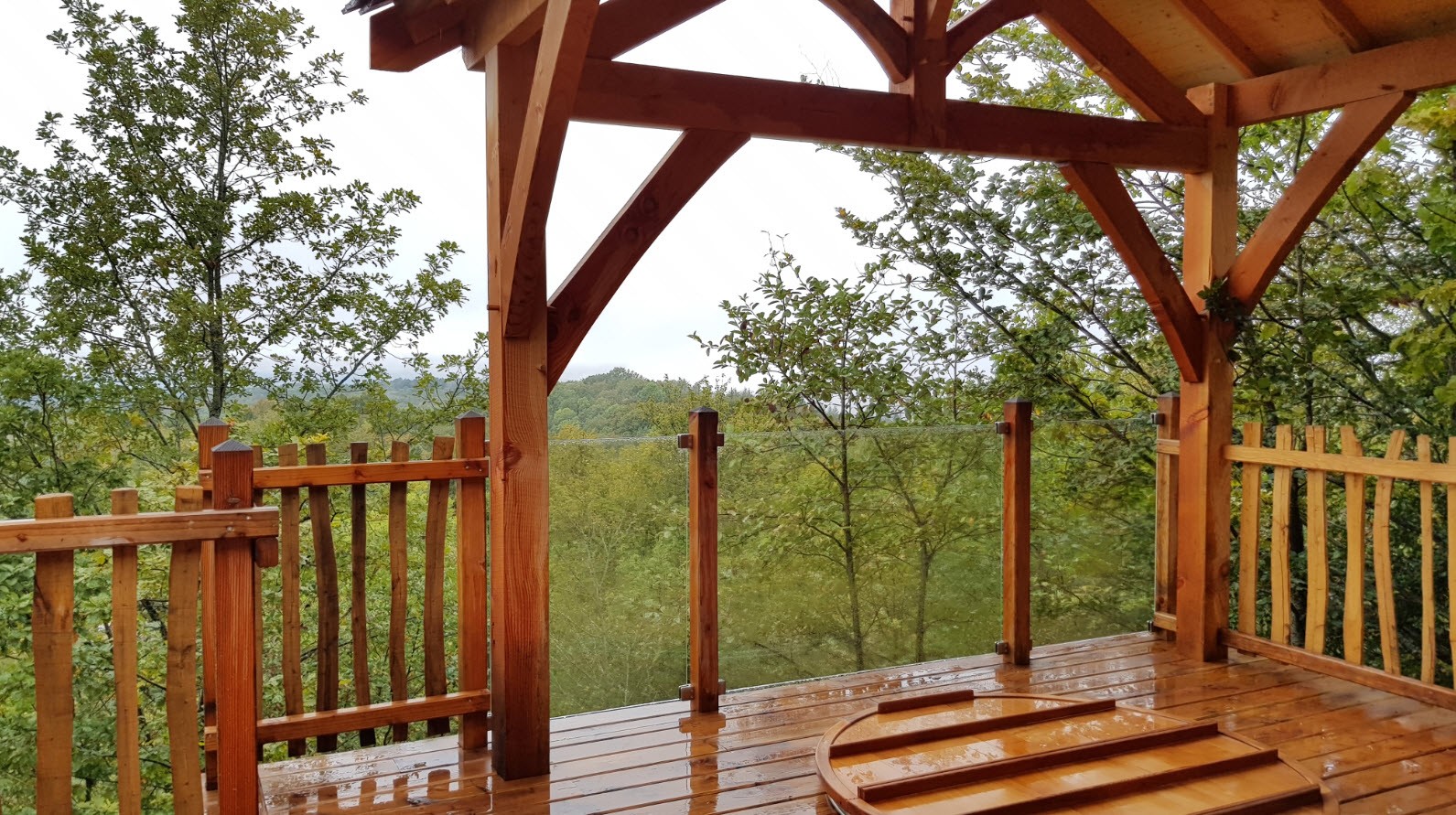 Terrasse avec jacuzzi et vue Terrasse avec jacuzzi et vue