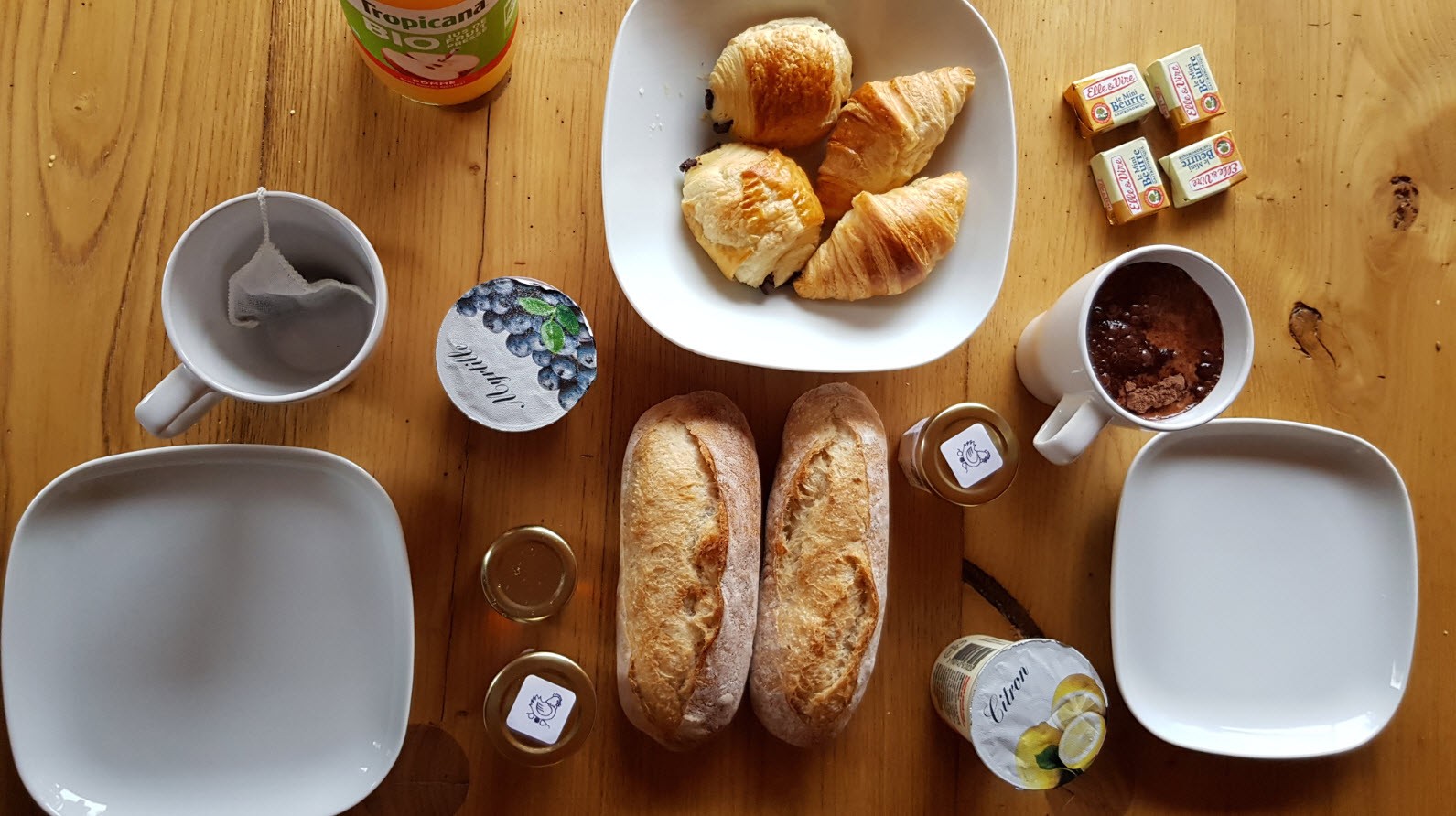 Petit dejeuner avec vue Petit dejeuner avec vue