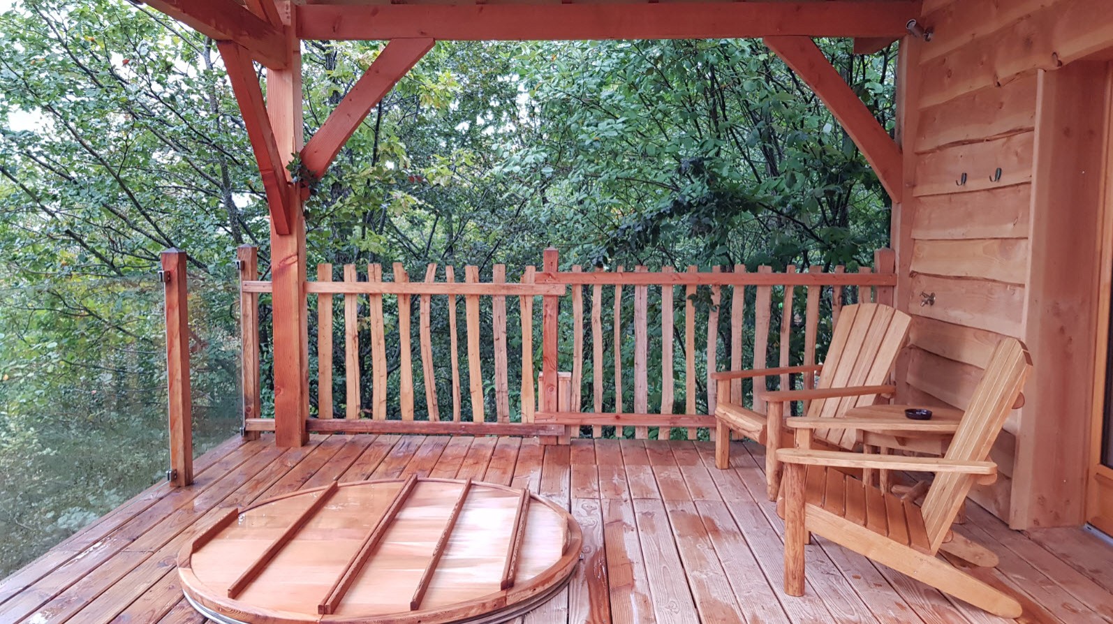 Terrasse avec jacuzzi et vue Terrasse avec jacuzzi et vue