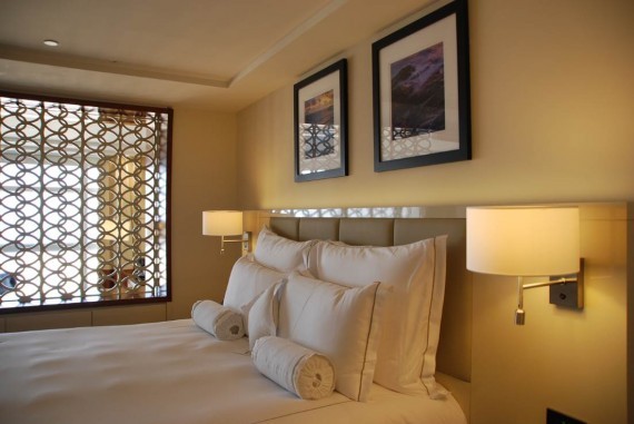 Room1 (6) Room1 (6)