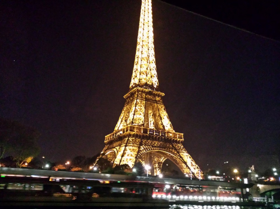 Croisière de nuit sur la Seine à Paris