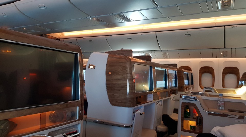 De Genève à Dubai sur Boeing 777 en Business Class avec Emirates